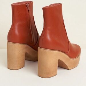 Charlotte Stone 8 Paz Clog Boot in Sienna